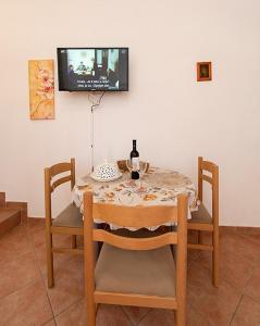 Studio apartment in Tucepi with air conditioning, WiFi, washing machine 202-1