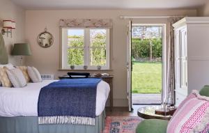 Deluxe Studio room in The Montagu Arms