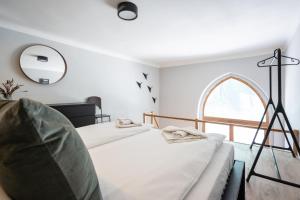 S11 - Stylish Prime,Location, by BQA