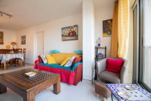 Appartement T3 Traversant Résidence Standing Garage et Piscine Extérieure GRATUITS