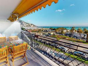 Studio climatisé face à la mer à Menton - FR-1-196-208