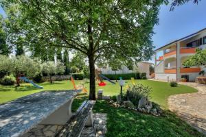 Apartments Sonja Zambratija