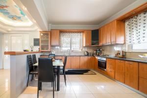 Rafaelas House 2