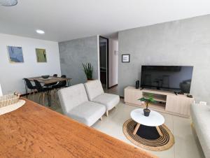 Apartamento Completo Poblado - Ubicacion Central con Parqueadero
