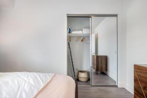 Mar Vista 1BR w in-unit WD Gym nr Venice Beach LAX-136