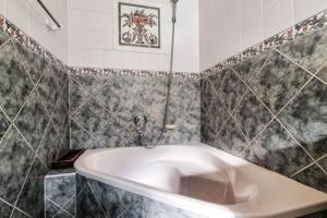 Tinley Manor Beach House