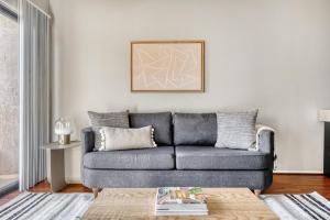 N Hollywood 2BR w Gym Pool nr TJ Shops LAX-591