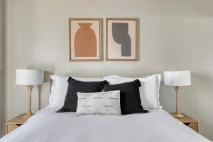 N Hollywood 2BR w Gym Pool nr TJ Shops LAX-591