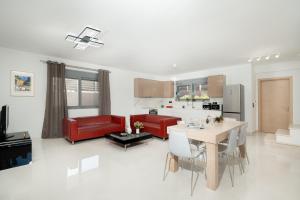 Luna Apartment by A&D Properties