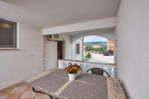 Studio apartment in Mastrinka with loggia, air conditioning, WiFi, washing machine 5159-1