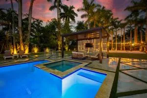 Fantastic Villa North Miami BY THE GLAMHOMES - Biscayne Park