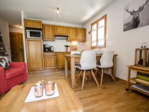 Chalet calme à Chamonix, proche centre-ville avec balcons, parking et Wi-Fi - FR-1-343-212