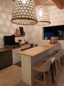 Maisons de vacances Gite dans les pins avec piscine : photos des chambres