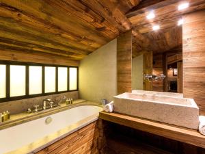 Chalet de luxe 5 pièces avec cheminée et conciergerie à Val-dIsère - FR-1-694-23