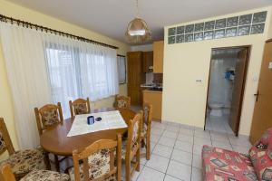 Apartment in Okrug Gornji with sea view, balcony, air conditioning, WiFi 5165-1