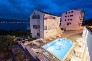 Apartment in Okrug Donji with sea view, balcony, air conditioning, WiFi 5166-4