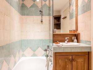 Val-dIsère: Appartement spacieux avec balcon et 7 couchages - FR-1-694-142