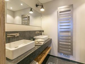 Luxueux appartement sous charpente proche des pistes - 10 pers - FR-1-694-90