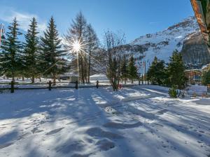 Appartements Appartement Val-d'Isere, 2 pieces, 6 personnes - FR-1-694-134 : photos des chambres