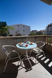 Studio apartment in Duce with sea view, balcony, air conditioning, WiFi 5146-2 
