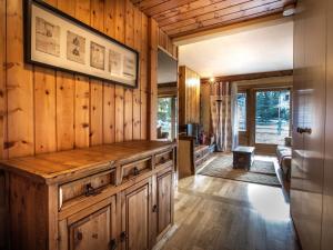 Duplex 3 Pièces avec Cheminée, Terrasse et Proche Pistes et Commerces à Val-dIsère - FR-1-694-217