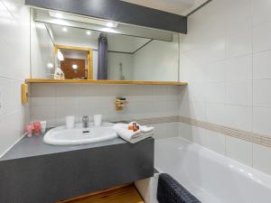 Appartement confortable aux pieds des pistes avec parking à Val-dIsère - FR-1-694-226