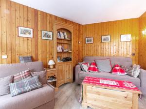 Appartement Chaleureux avec Parking et Accès Facile aux Pistes à Val-dIsère - FR-1-694-233
