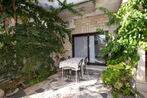 Apartment in Duce with terrace, air conditioning, WiFi, dishwasher 5146-8 