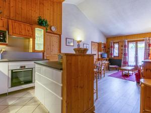 Spacieux appartement 9 pers. à Val-dIsère, skis aux pieds, Wi-Fi, proche commodités - FR-1-694-306