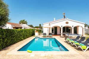 Villa Llentrisca by Villa Plus