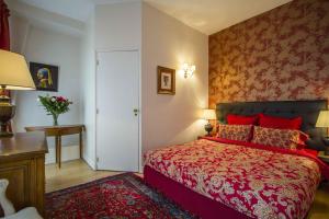 Louvre Guest House