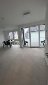 Schöne Neubauwohnung mit Stil