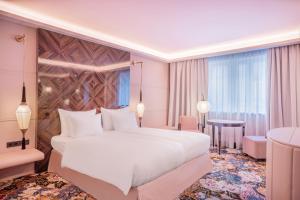 Grandiose Lamee Room room in Hotel Topazz & Lamée