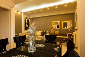 Eleannas Luxury Home