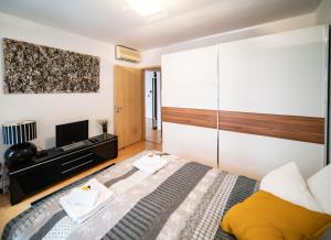 FREE PARKING! Soho Budapest 101, 4 ppl, AC, Superfast WIFI, TV