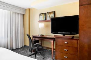 Queen Room with Two Queen Beds room in Courtyard by Marriott Newark Downtown