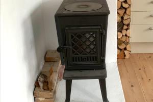 Charming 18th-century cottage on a countryside farm