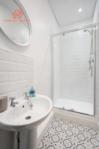 Rodney St - City Centre - Georgian Apartment -