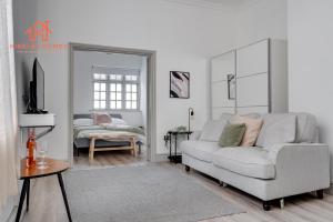 Rodney St - City Centre - Georgian Apartment -