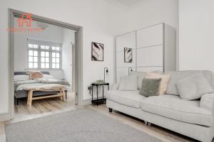 Rodney St - City Centre - Georgian Apartment -