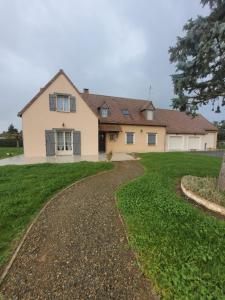 Sejours chez l'habitant Chez Jo : Chambre Double avec Salle de Bains Commune