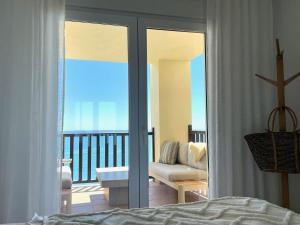 Stunning direct sea views 2 bed apartment at Balcon de Benamádena by Solrentspain Stays