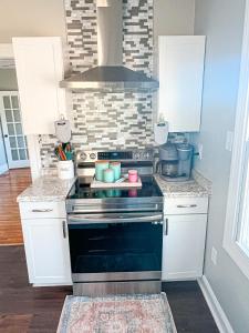 Spotless, Comfortable home with Hot Tub!