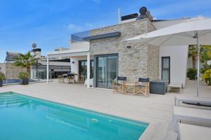 Hillside Luxury Villas by NRAS