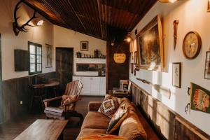 Le Pont de Maumy, cabane au bord de létang et bain nordique