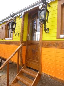 La roulotte de Pommette et Billy - Larès