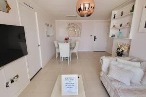 Departamento de Lujo con Terraza y Vista al Mar