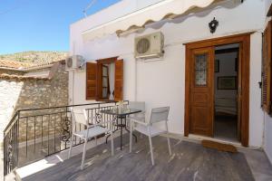 Captain D - Hydra Dream Houses