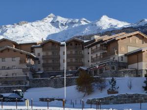 Appartement spacieux 6 pers, au pied des pistes, balcon, parking, proche commerces et services - FR-1-508-49
