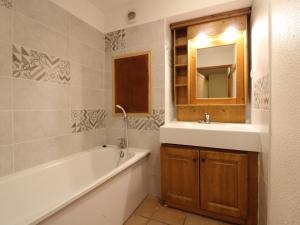 Appartement Duplex 10-12 pers. à 20m des pistes avec sauna, wifi et proche commerces - FR-1-508-75